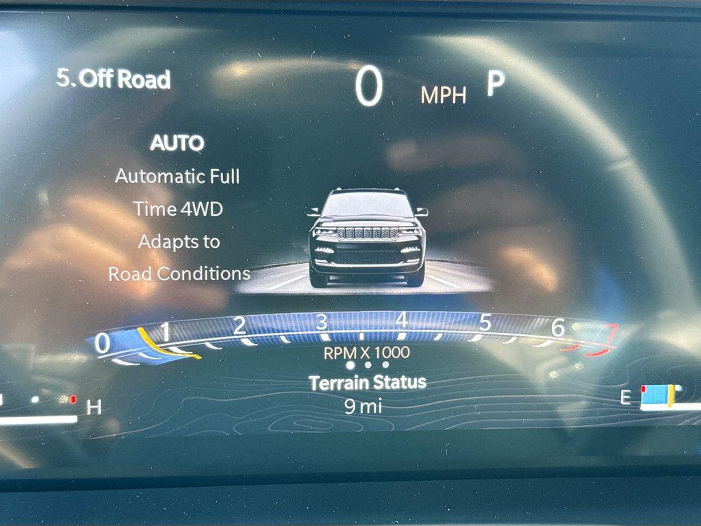 new 2025 Jeep Grand Cherokee car, priced at $39,900