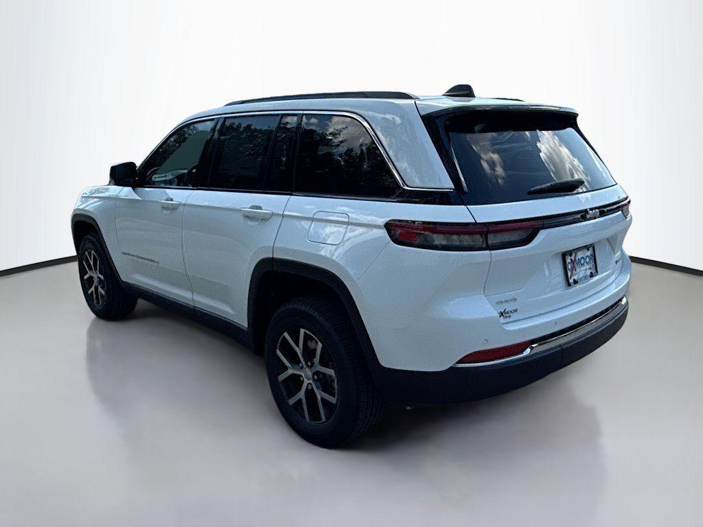 new 2025 Jeep Grand Cherokee car, priced at $39,900