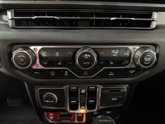 new 2025 Jeep Gladiator car, priced at $44,340