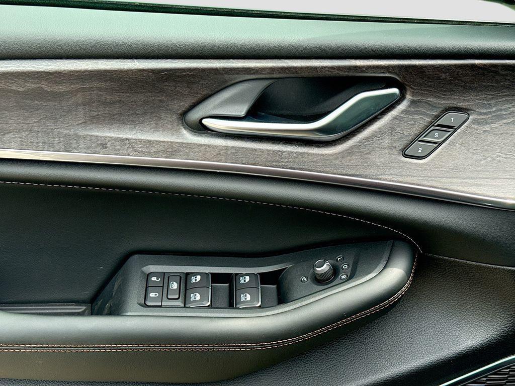new 2025 Jeep Grand Cherokee L car, priced at $55,080