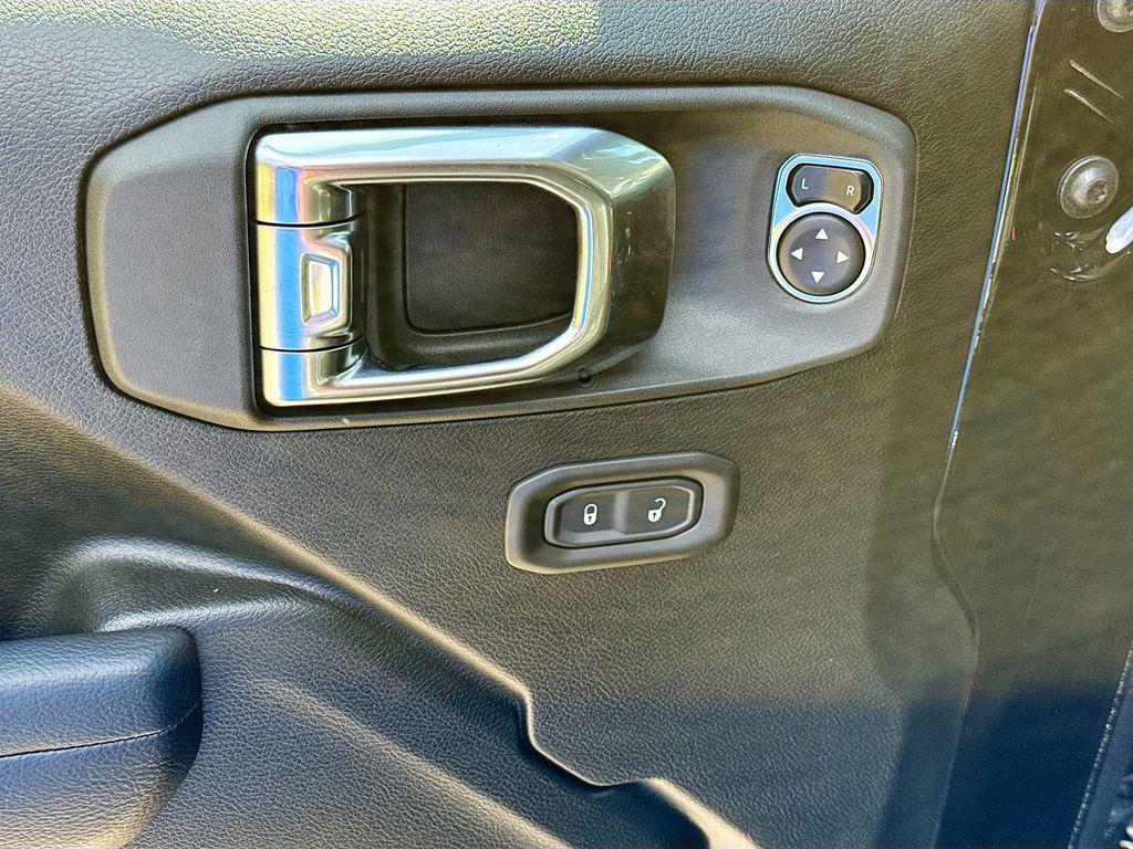 new 2025 Jeep Gladiator car, priced at $41,770