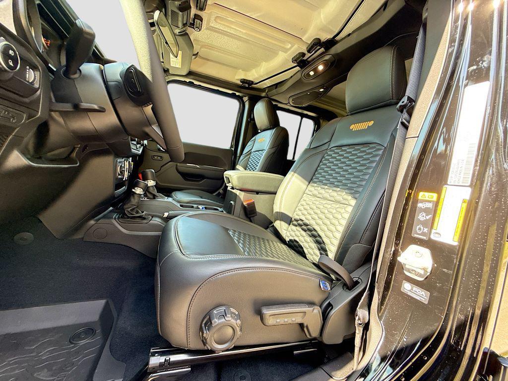 new 2025 Jeep Gladiator car, priced at $41,770