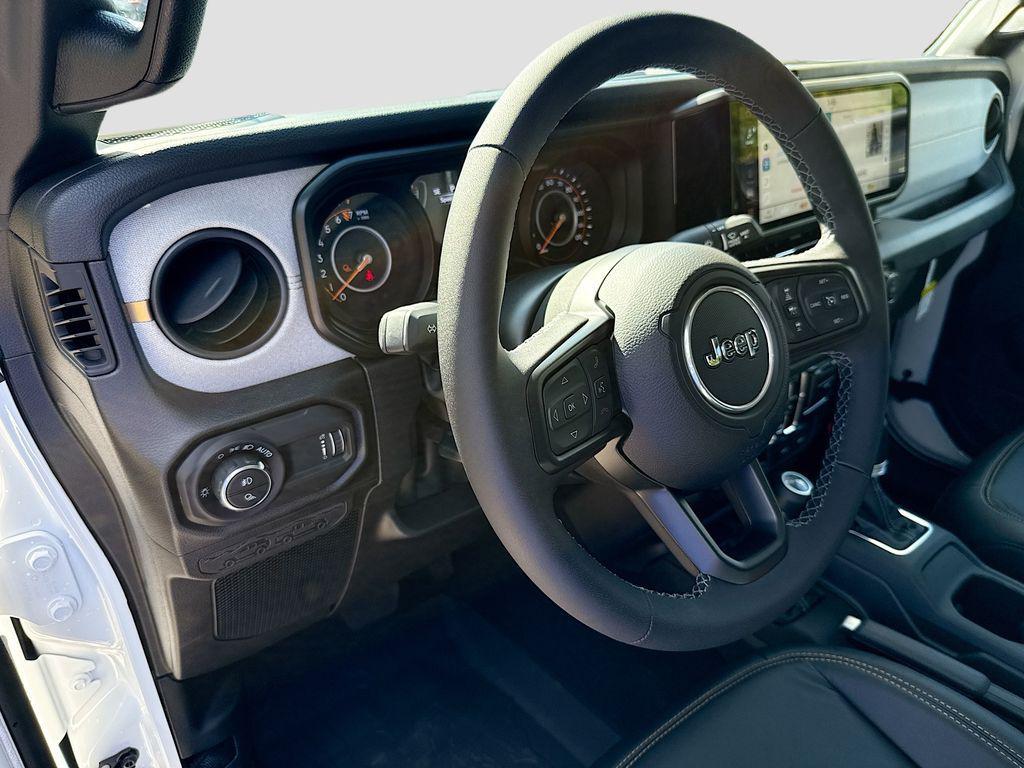 new 2025 Jeep Gladiator car, priced at $43,865