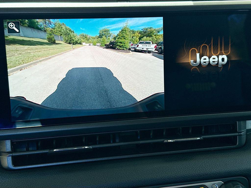 new 2025 Jeep Gladiator car, priced at $43,865