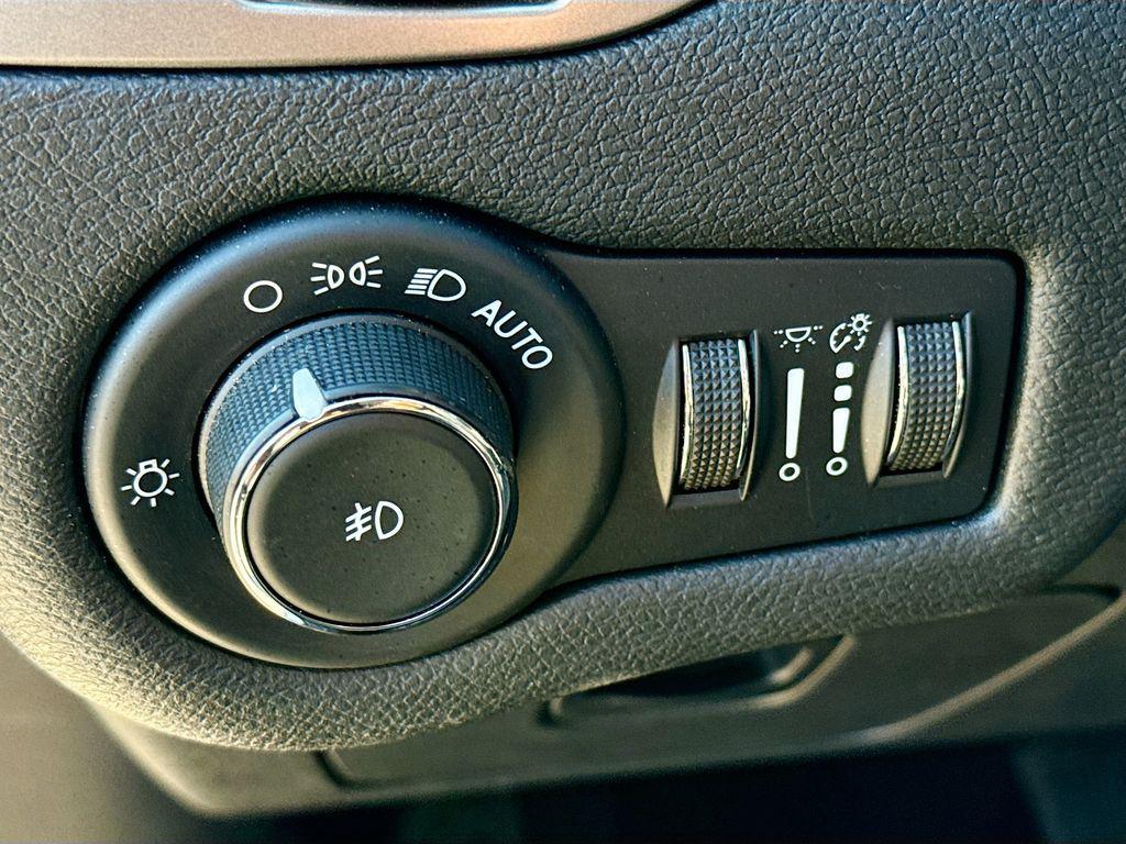 used 2022 Jeep Cherokee car, priced at $26,200