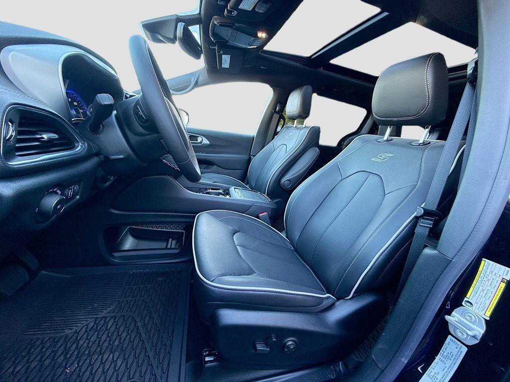 new 2026 Chrysler Pacifica car, priced at $49,020
