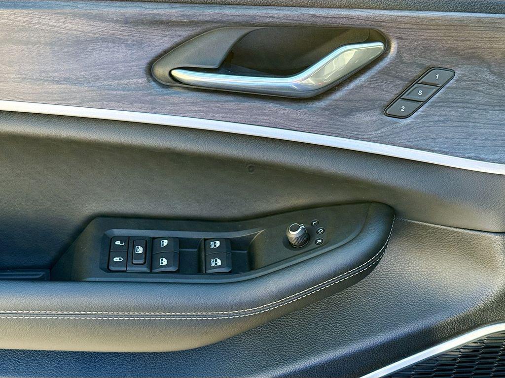new 2025 Jeep Grand Cherokee car, priced at $49,435