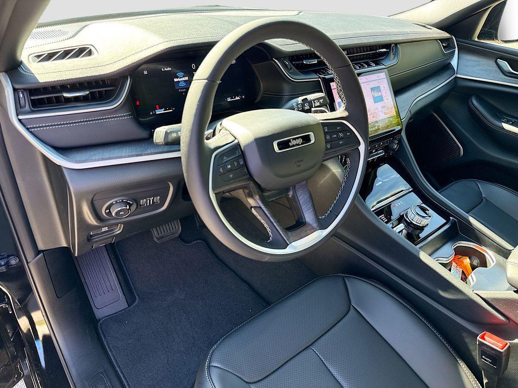 new 2025 Jeep Grand Cherokee car, priced at $49,435