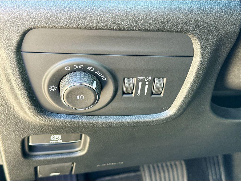new 2025 Jeep Grand Cherokee car, priced at $49,435
