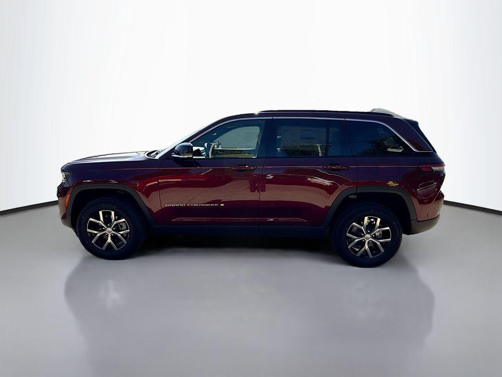 new 2025 Jeep Grand Cherokee car, priced at $43,010