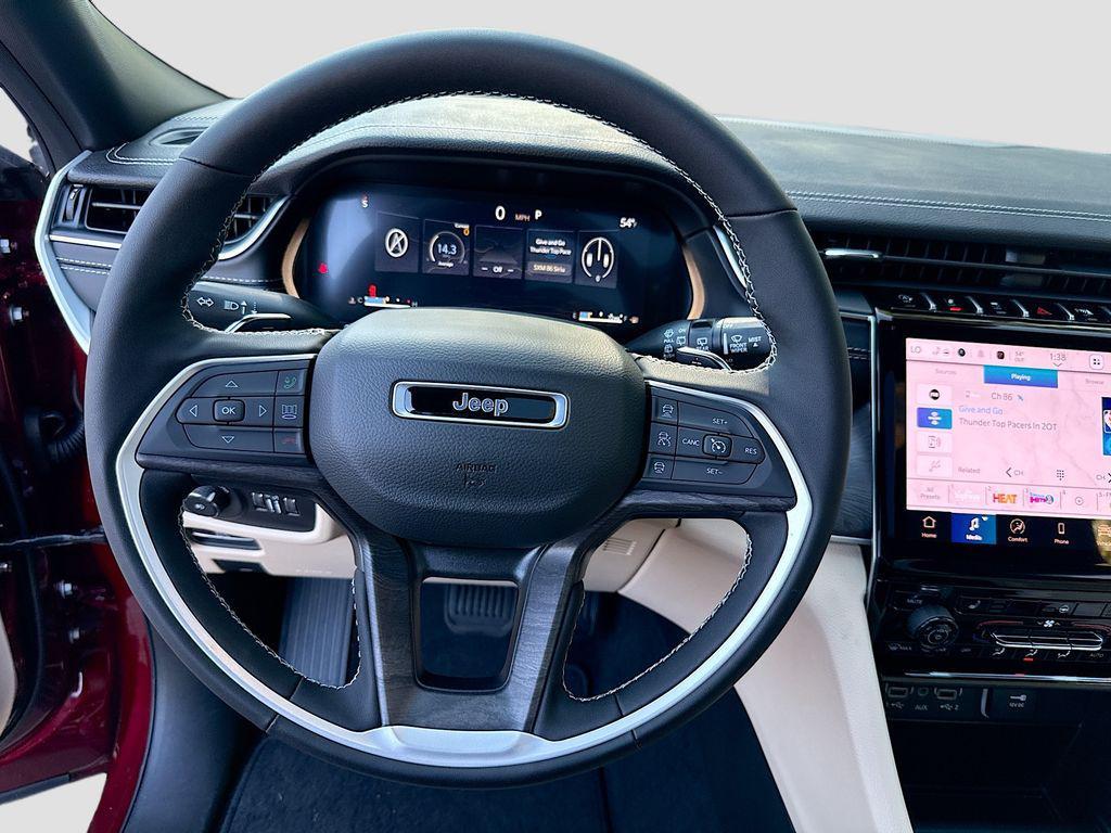 new 2025 Jeep Grand Cherokee car, priced at $43,010