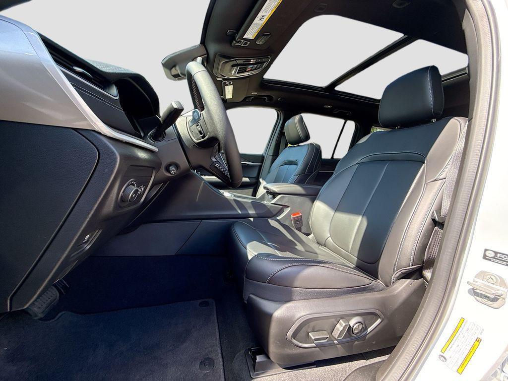 new 2025 Jeep Grand Cherokee car, priced at $49,840