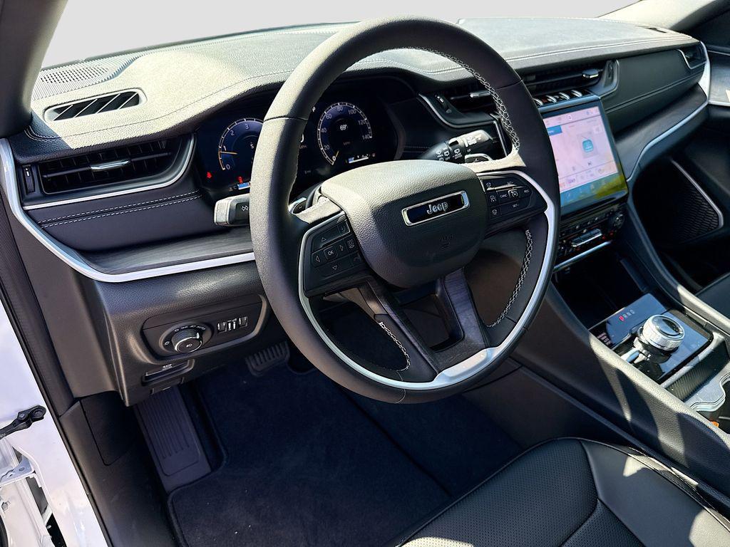 new 2025 Jeep Grand Cherokee car, priced at $49,840