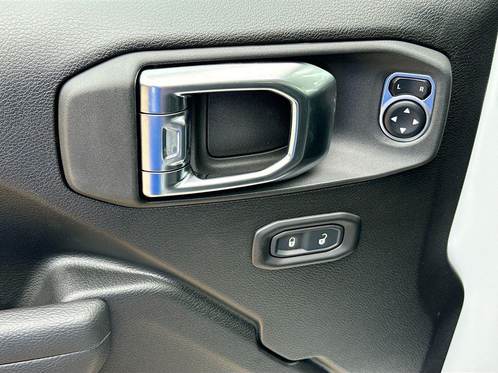 new 2025 Jeep Gladiator car, priced at $41,475