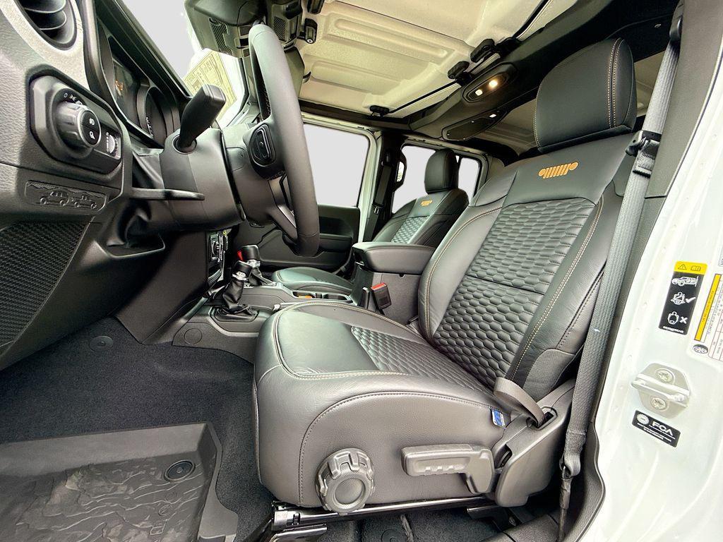 new 2025 Jeep Gladiator car, priced at $41,475