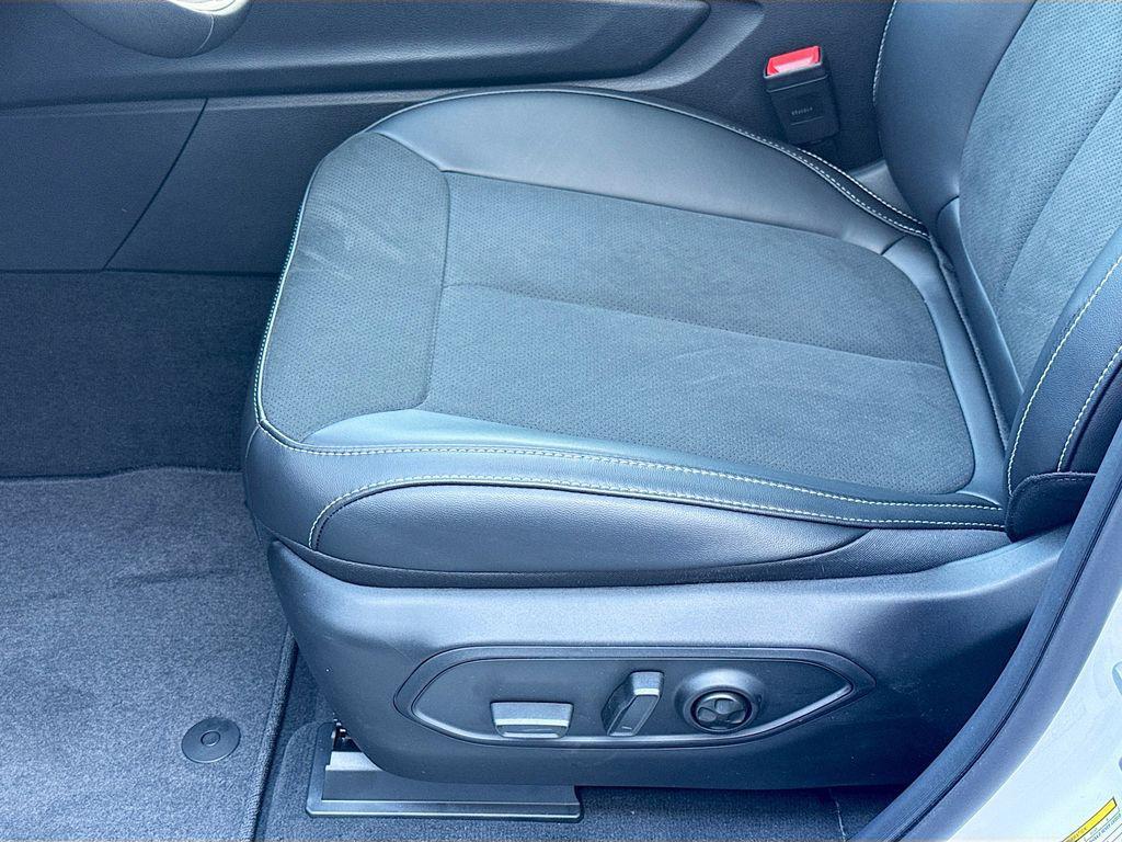new 2025 Jeep Grand Cherokee L car, priced at $42,130