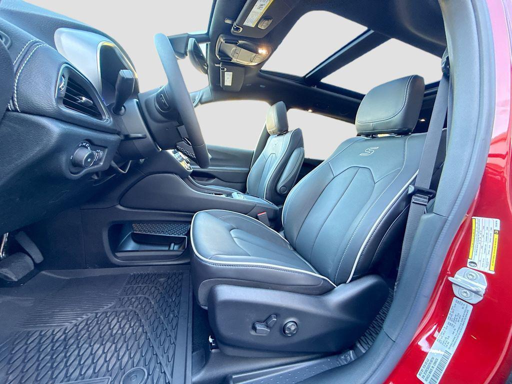 new 2026 Chrysler Pacifica car, priced at $51,510