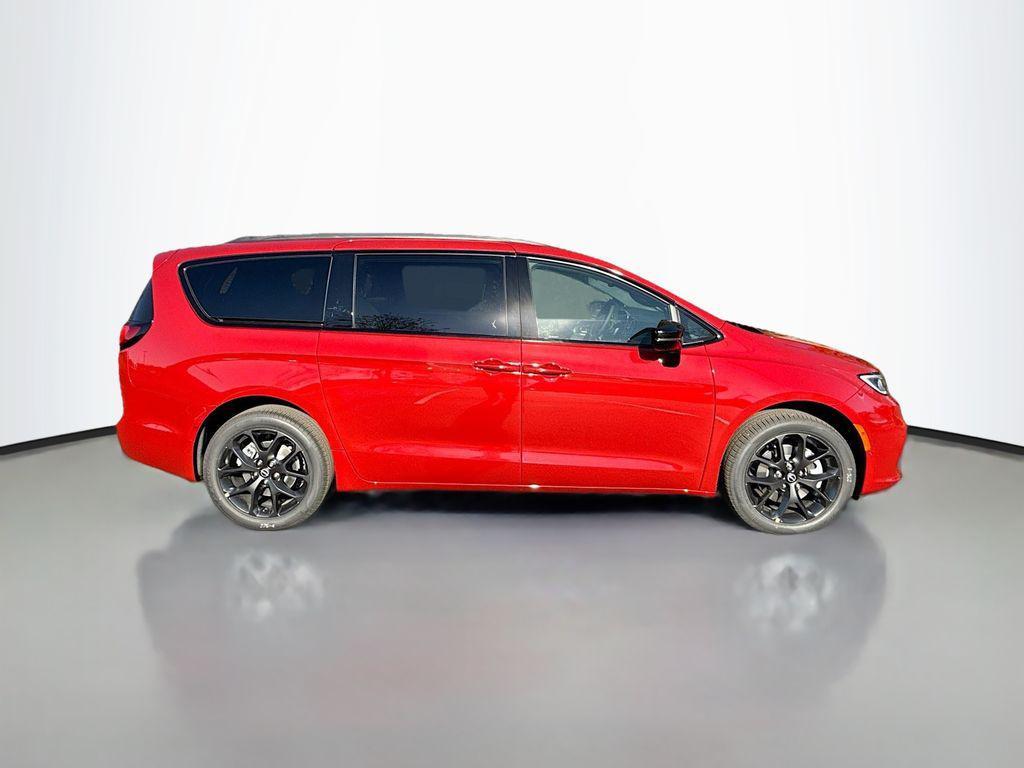 new 2026 Chrysler Pacifica car, priced at $51,510