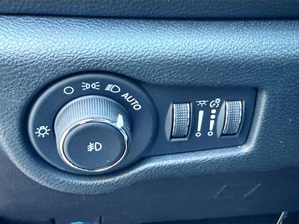 new 2026 Chrysler Pacifica car, priced at $51,510