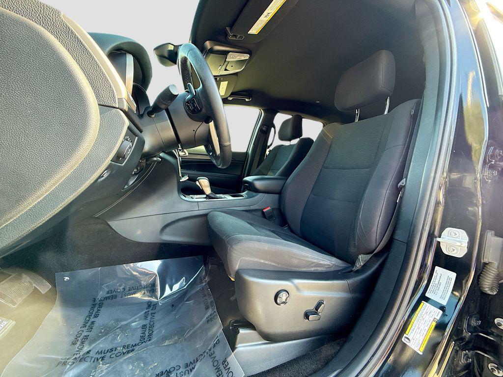 used 2016 Jeep Grand Cherokee car, priced at $12,000
