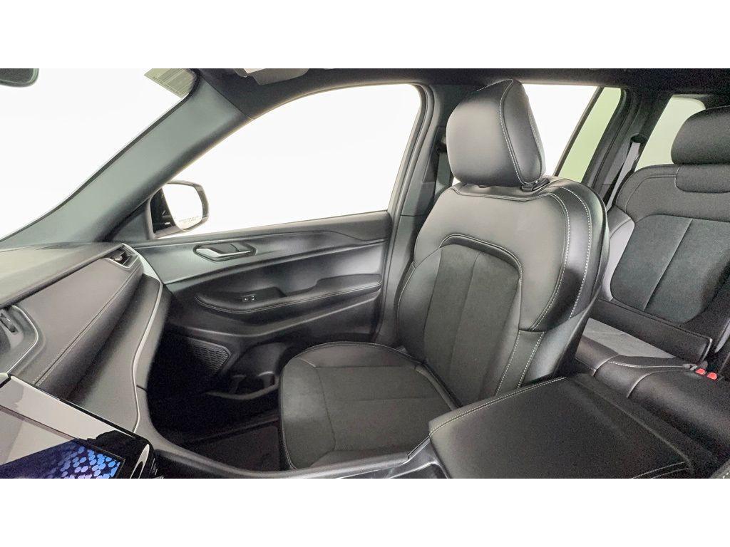 new 2025 Jeep Grand Cherokee car, priced at $36,935