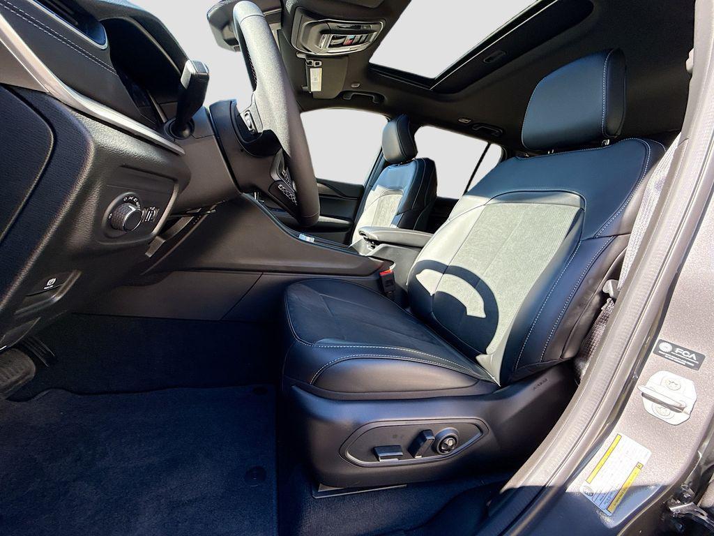 new 2025 Jeep Grand Cherokee car, priced at $41,725