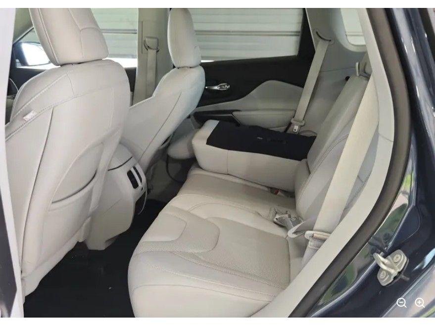 used 2021 Jeep Cherokee car, priced at $25,250