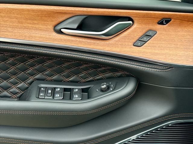 new 2025 Jeep Grand Cherokee car, priced at $60,604