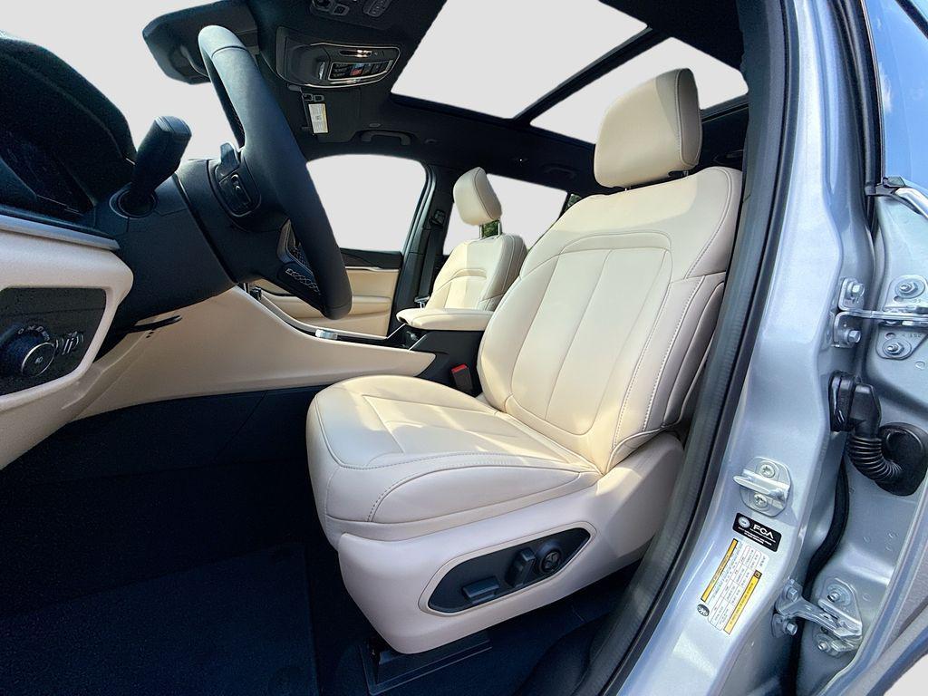 new 2025 Jeep Grand Cherokee L car, priced at $44,110