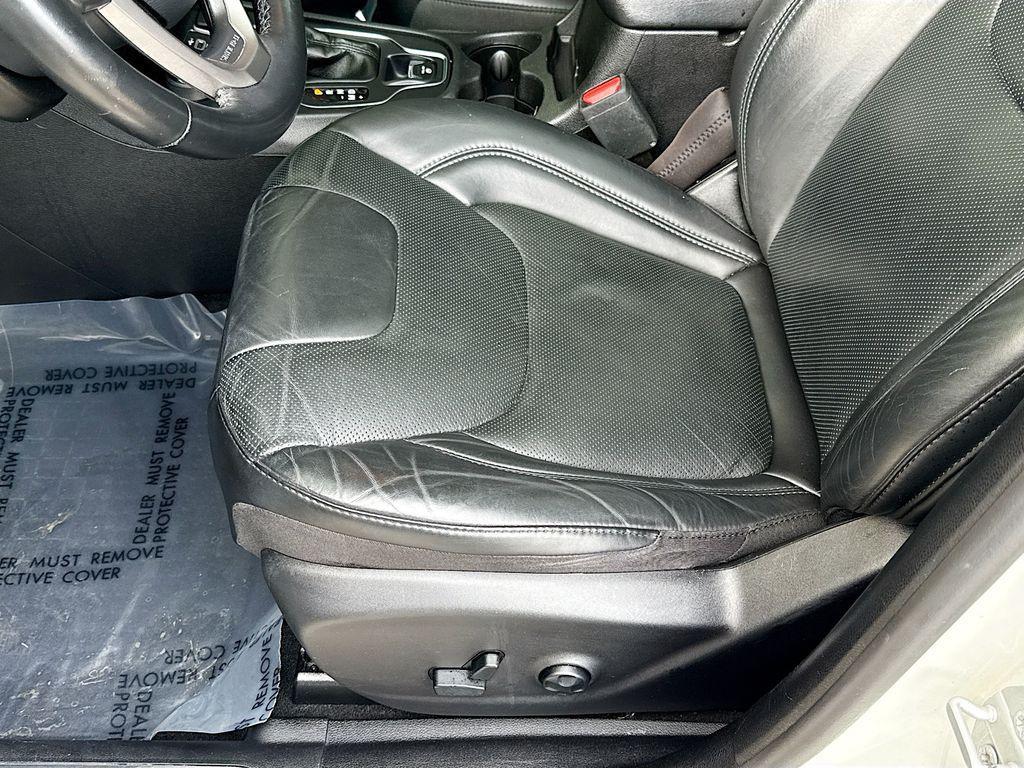 used 2019 Jeep Cherokee car, priced at $19,900