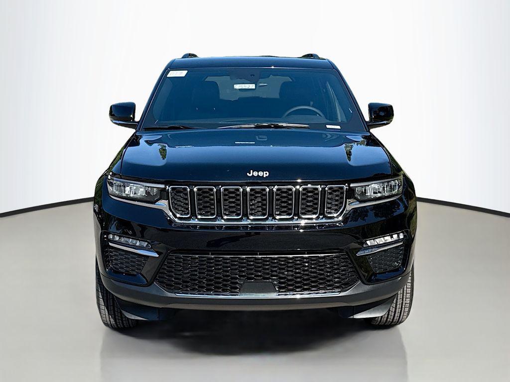new 2025 Jeep Grand Cherokee car, priced at $40,495