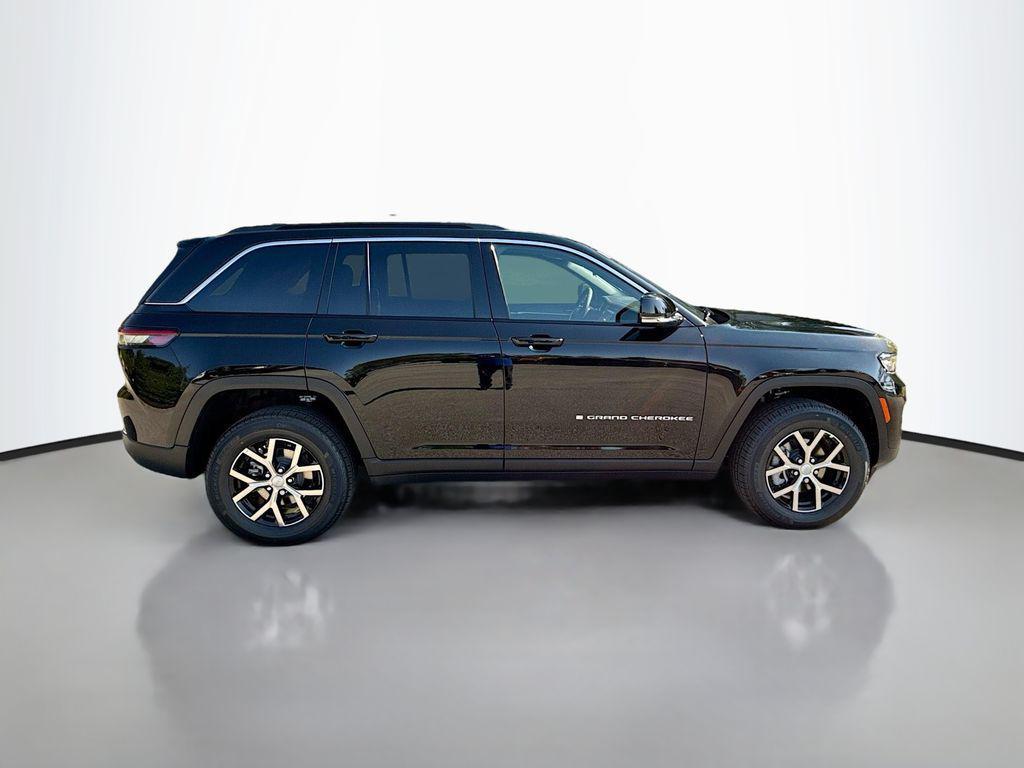new 2025 Jeep Grand Cherokee car, priced at $40,495