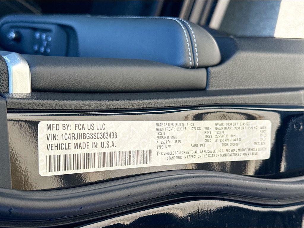 new 2025 Jeep Grand Cherokee car, priced at $40,495