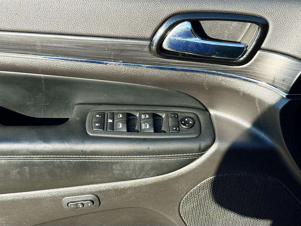 used 2021 Jeep Grand Cherokee car, priced at $27,800