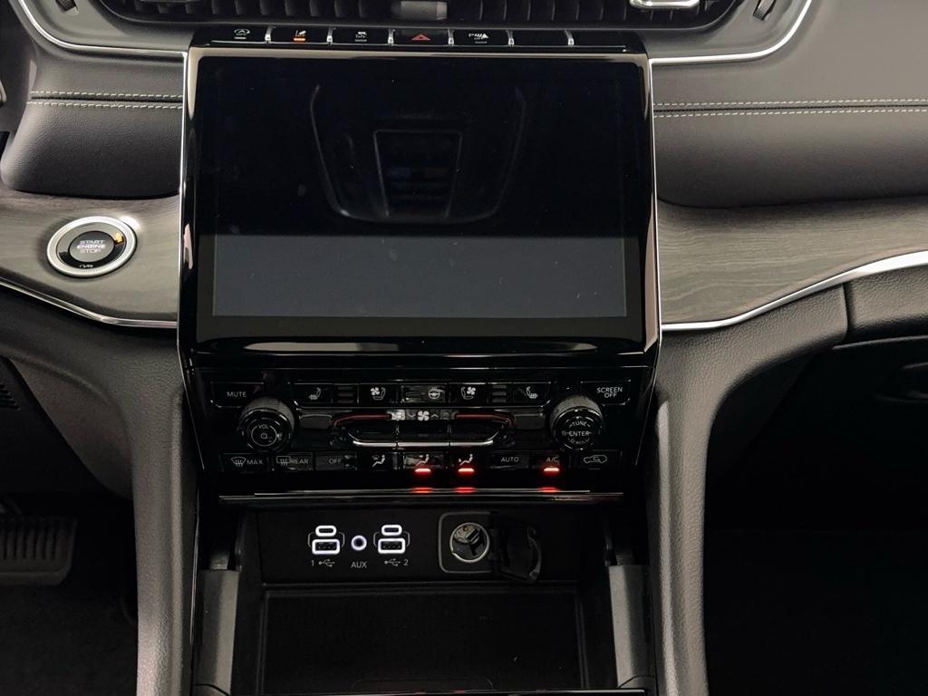 new 2025 Jeep Grand Cherokee car, priced at $55,949