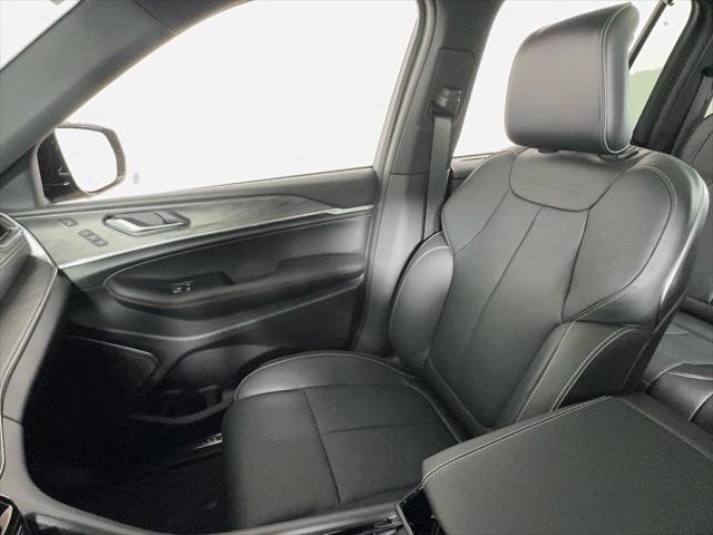new 2025 Jeep Grand Cherokee car, priced at $56,370