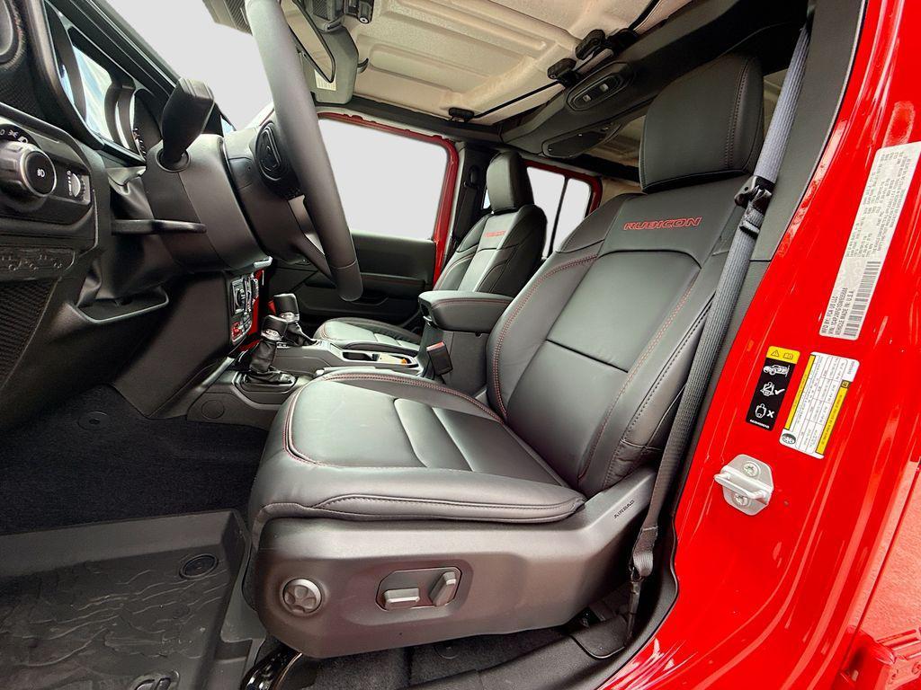 new 2025 Jeep Wrangler car, priced at $57,385