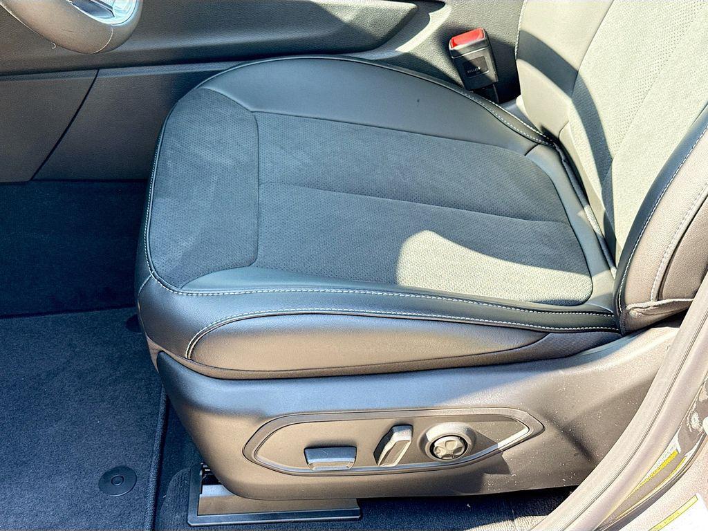 new 2025 Jeep Grand Cherokee L car, priced at $48,870
