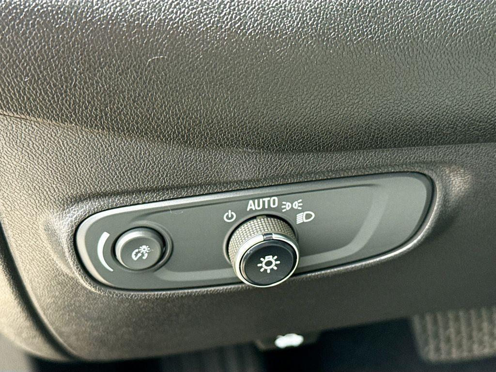 used 2023 Chevrolet Equinox car, priced at $21,500