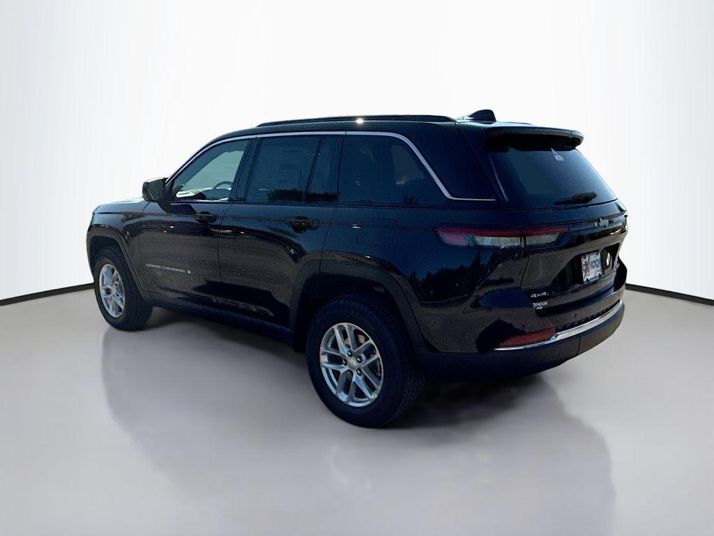 new 2025 Jeep Grand Cherokee car, priced at $38,170