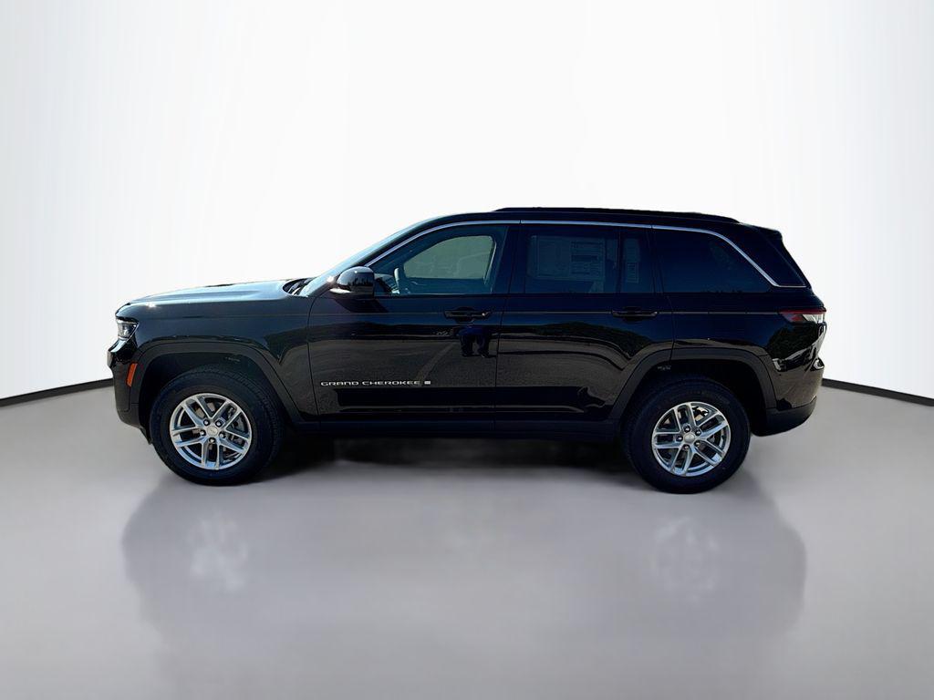 new 2025 Jeep Grand Cherokee car, priced at $38,170