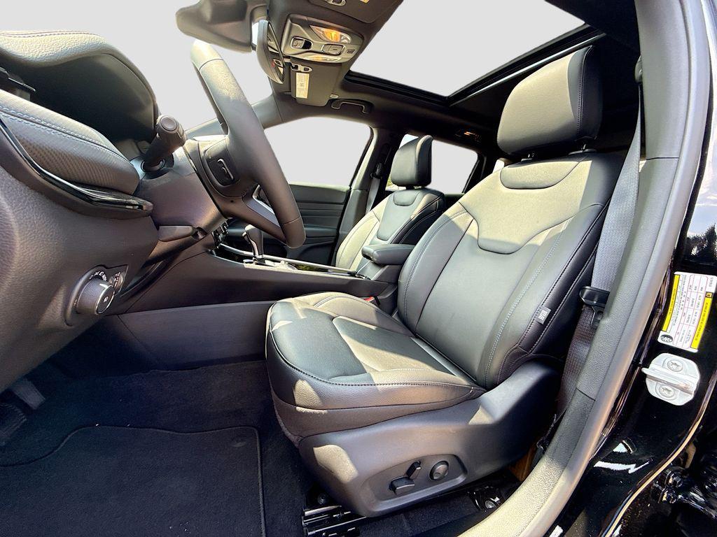 new 2025 Jeep Compass car, priced at $35,419