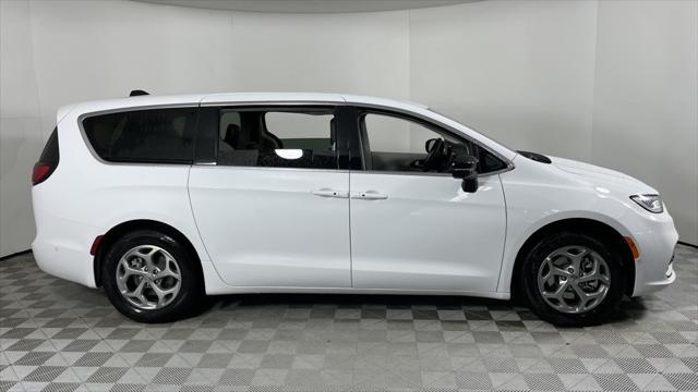 new 2024 Chrysler Pacifica car, priced at $42,120