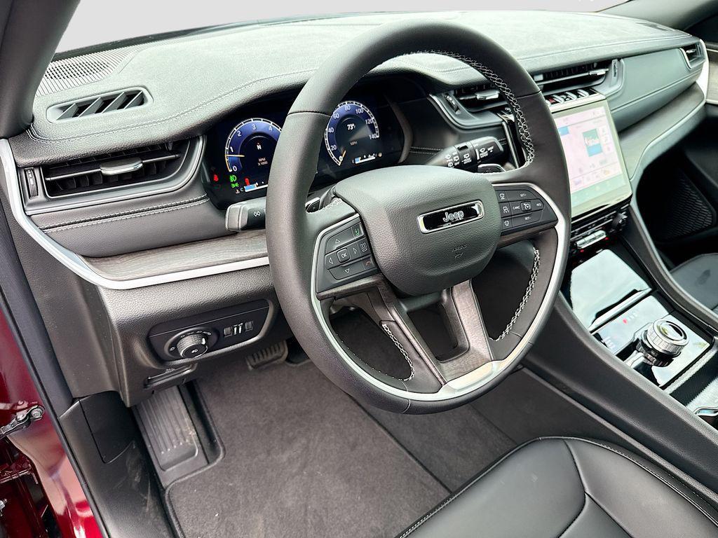 new 2025 Jeep Grand Cherokee car, priced at $43,220