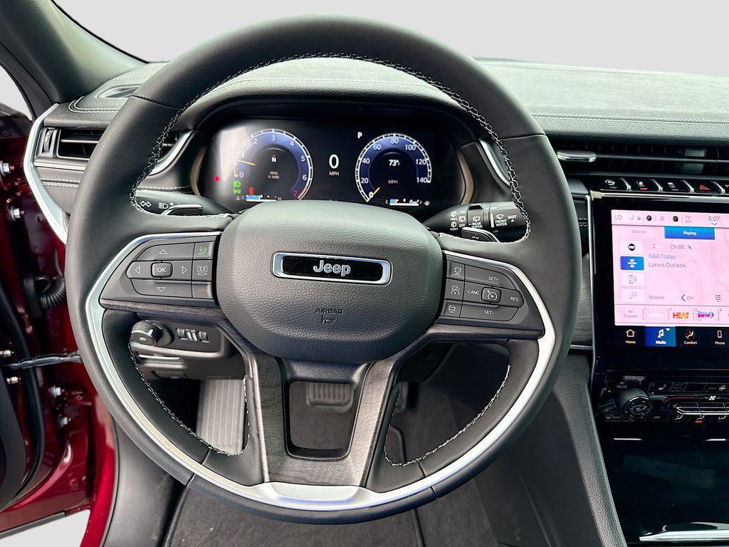new 2025 Jeep Grand Cherokee car, priced at $43,220