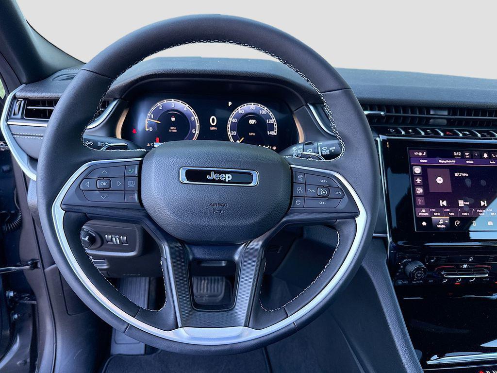 new 2025 Jeep Grand Cherokee car, priced at $41,370