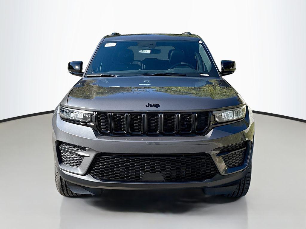 new 2025 Jeep Grand Cherokee car, priced at $41,370