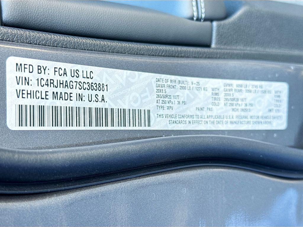 new 2025 Jeep Grand Cherokee car, priced at $41,370