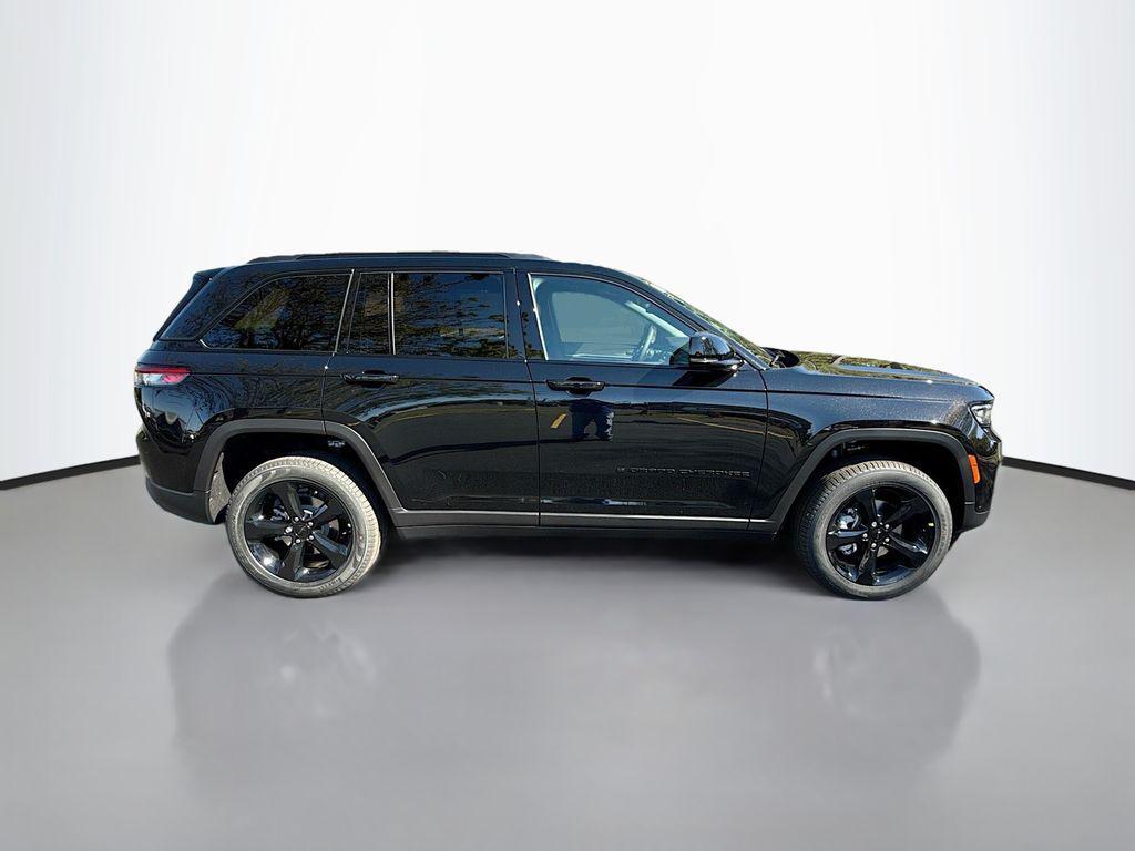 new 2025 Jeep Grand Cherokee car, priced at $55,660