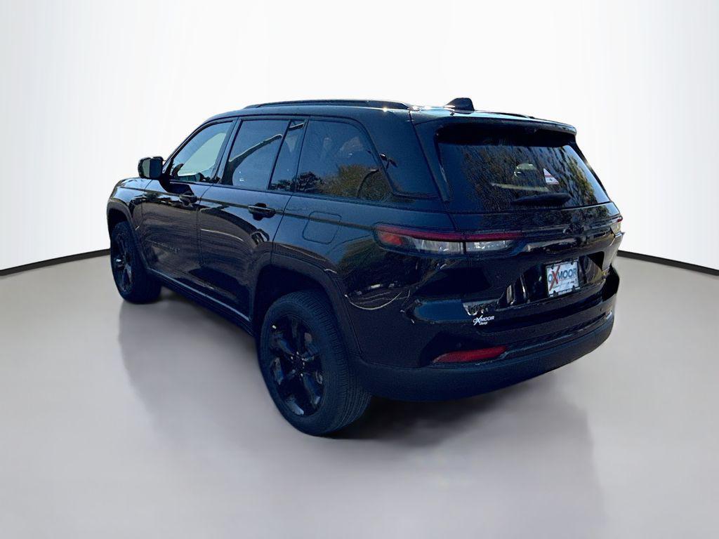 new 2025 Jeep Grand Cherokee car, priced at $55,660